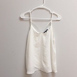 Cute white top!!